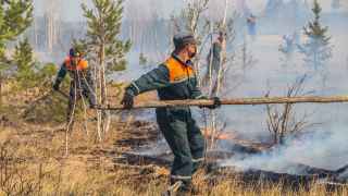 В последние годы лесные пожары становятся все более разрушительными, поскольку северные регионы России прогреваются быстрее, чем остальной мир. Сезон лесных пожаров 2021 года стал самым масштабным в истории России.
