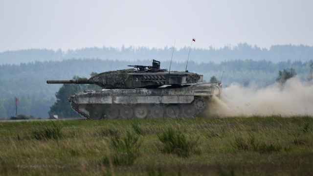 NATO will give Ukraine more than 100 tanks for the invasion of Crimea