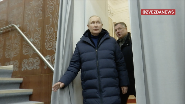 Путин впервые после начала войны посетил оккупированный Донбасс